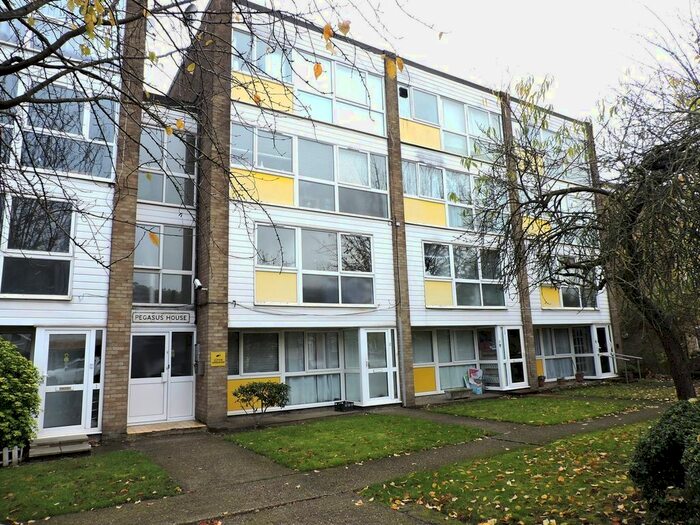 1 Bedroom Flat To Rent In Crossbrook Street, Waltham Cross, EN8