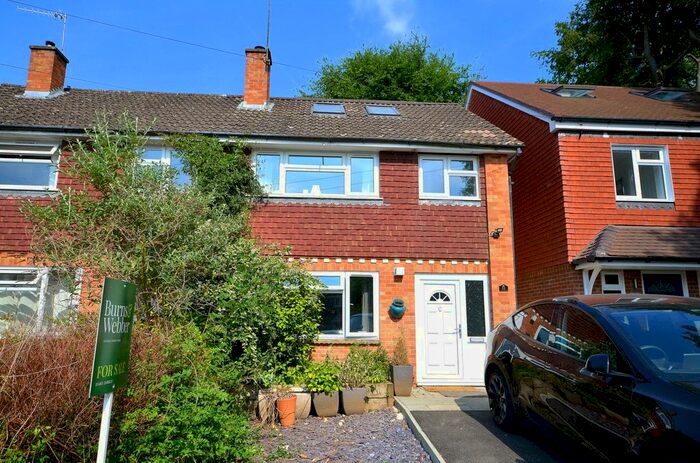 3 Bedroom End Of Terrace House For Sale In Hullmead, Shamley Green, GU5