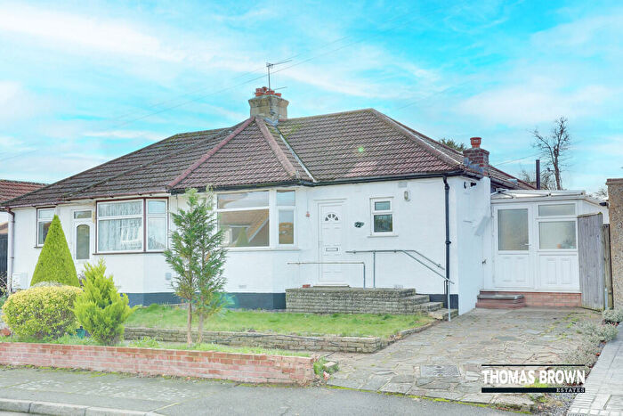 3 Bedroom Semi-Detached Bungalow For Sale In Somerden Road, Orpington, BR5
