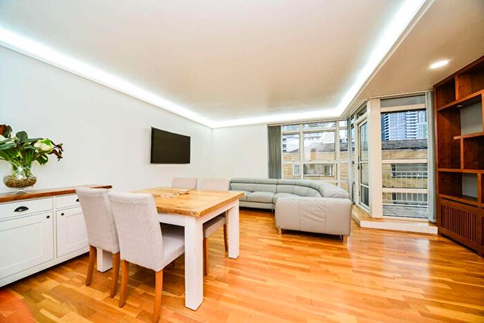 2 Bedroom Flat To Rent In Anchorage Point, Docklands, London, E14