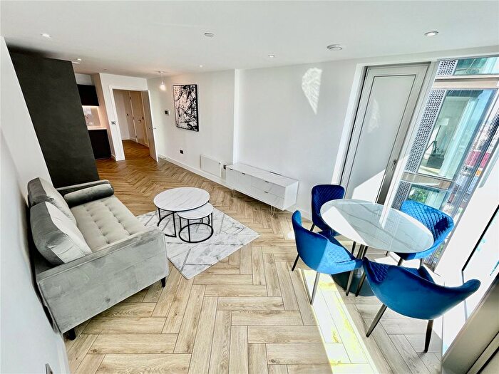 1 Bedroom Flat To Rent In Elizabeth Tower, Chester Road, Manchester, M15