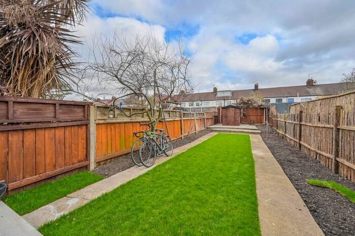 4 Bedroom Property To Rent In Sanderstead Road, Leyton, London, E10