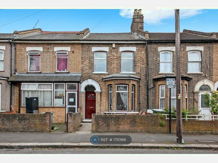 4 Bedroom Terraced House To Rent In Janson Road, London, E15