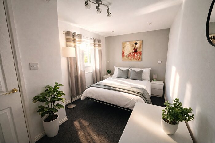 Studio To Rent In Wood Green Road, Wednesbury, WS10