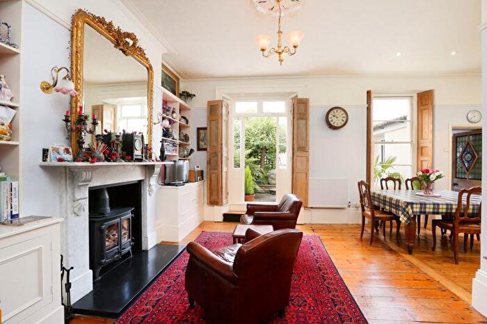 4 Bedroom Semi-Detached House For Sale In Clare Road | Cotham, BS6 - Photo 4