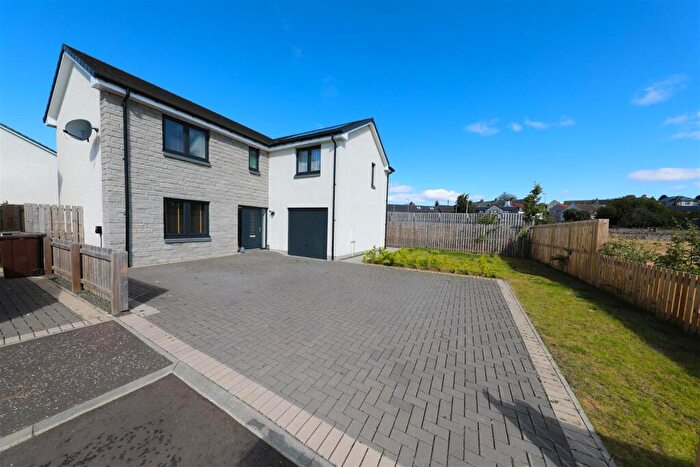 4 Bedroom Detached House For Sale In Shand Place, Auchtermuchty, KY14