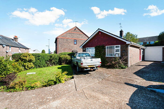 2 Bedroom Detached Bungalow For Sale In The Platt, Dormansland, Lingfield, RH7