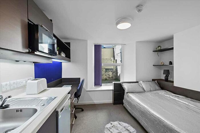 1 Bedroom End Of Terrace House To Rent In The Square, / North Road East, Plymouth, PL4