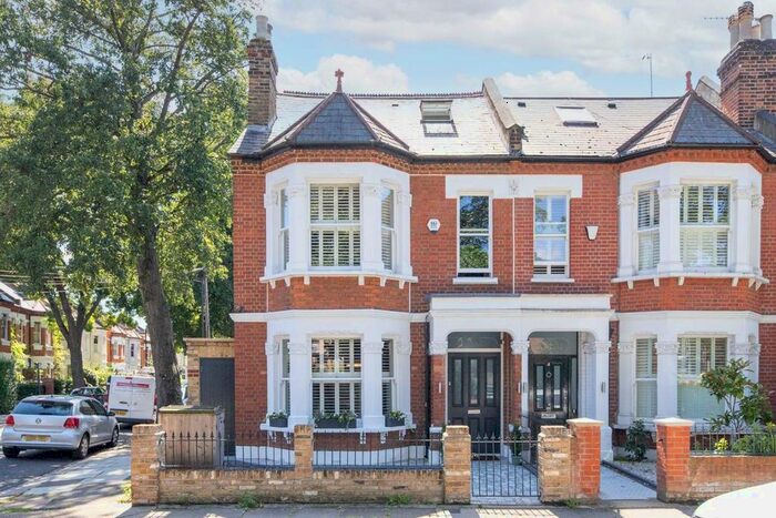 5 Bedroom Property To Rent In Wolseley Gardens, London, W4