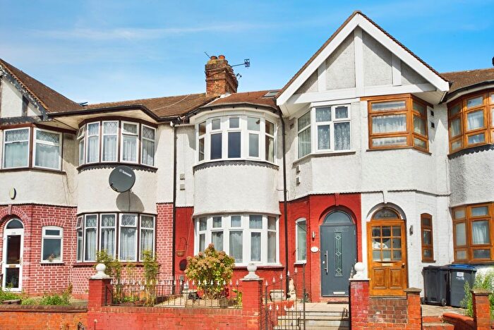 3 Bedroom Terraced House For Sale In North Circular Road, London, London, N13