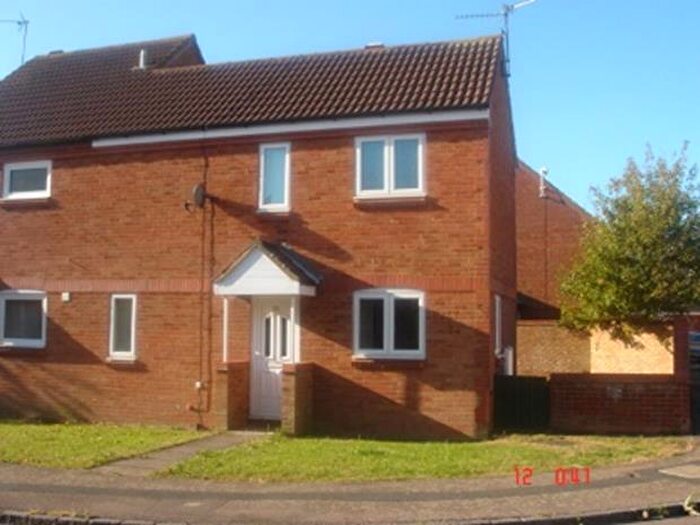 2 Bedroom Semi Detached House To Rent In Ennerdale Road, Rushden, NN10