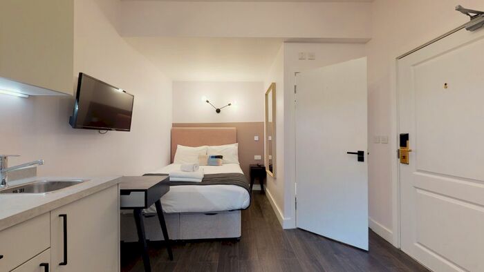 Studio To Rent In Clanricarde Gardens, London, W2