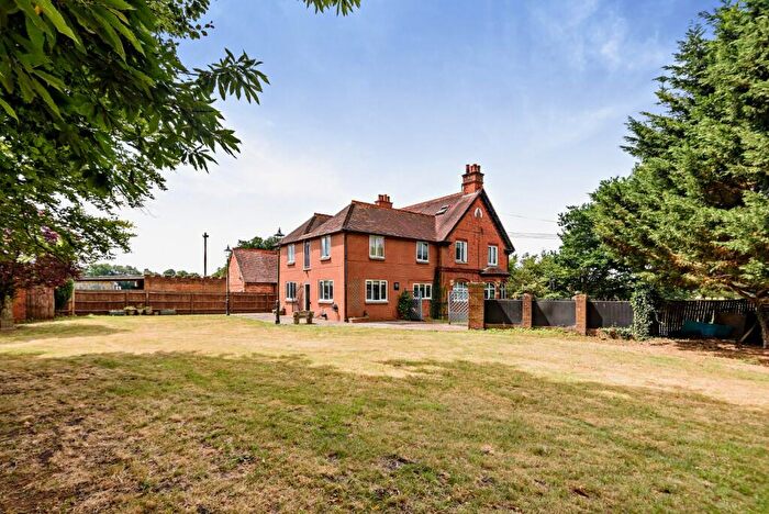 6 Bedroom Detached House For Sale In Whitchurch Hill, Oxfordshire, RG8