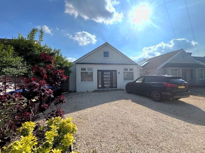 1 Bedroom Flat To Rent In Pooley Green Road, Egham, TW20