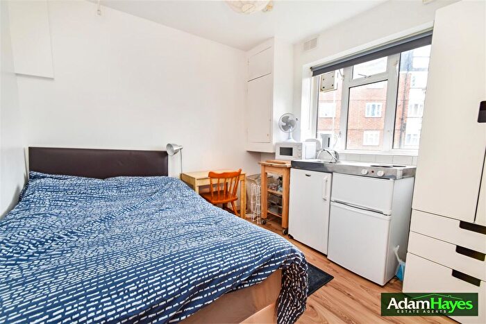Studio To Rent In The Grange Estate, East Finchley, N2