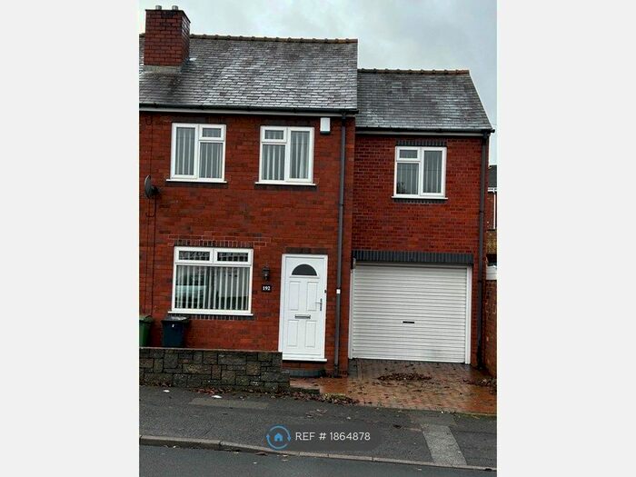 3 Bedroom Semi-Detached House To Rent In St Peter's Road, Dudley, DY2