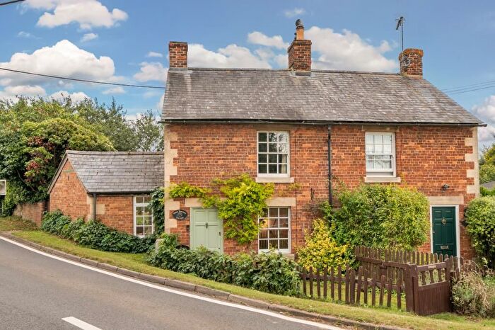 2 Bedroom Cottage For Sale In Barton Gate, Chipping Norton, OX7