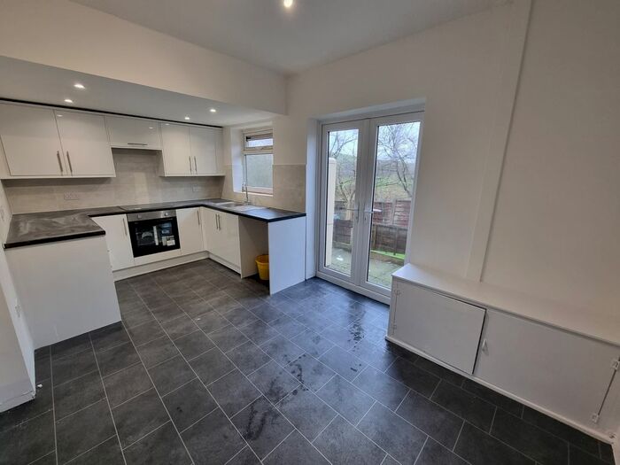 2 Bedroom Semi-Detached House To Rent In Ashwood Avenue, Ramsbottom, Bury, BL0