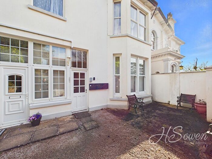 1 Bedroom Flat For Sale In Middle Warberry Road, Torquay, TQ1