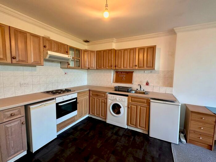 1 Bedroom Flat To Rent In Lyttelton Road, Leyton, E10