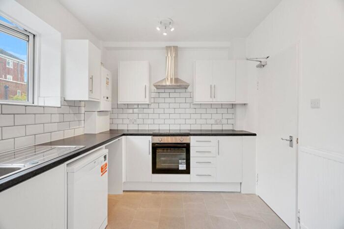 4 Bedroom Flat To Rent In Crowndale Road, Camden, NW1