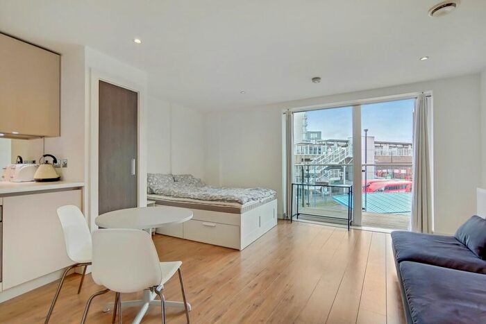 Studio To Rent In Deals Gateway, London, SE10