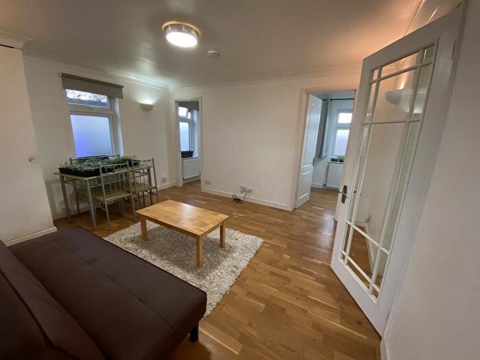 1 Bedroom Flat To Rent In Ivyhouse Road, Dagenham, RM9