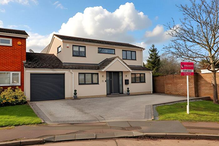 4 Bedroom Link Detached House For Sale In Leysings, Lee Chapel South, Basildon, Essex, SS16