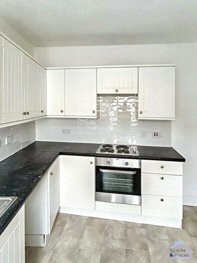 3 Bedroom Flat To Rent In Meadow Street, Weston-Super-Mare, BS23