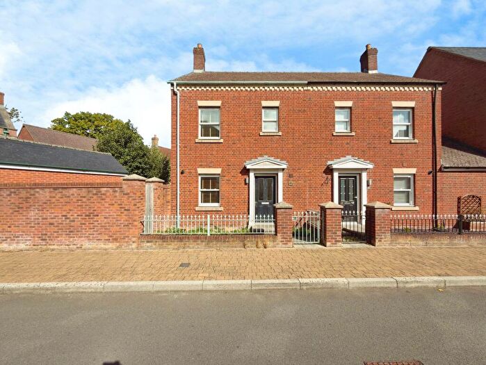 3 Bedroom Semi Detached House To Rent In East Wichel Way, Swindon, SN1