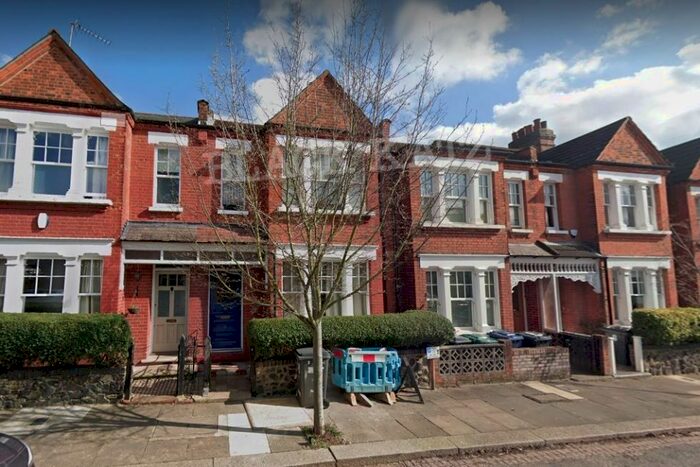 2 Bedroom Flat To Rent In Ingram Road, London, N2