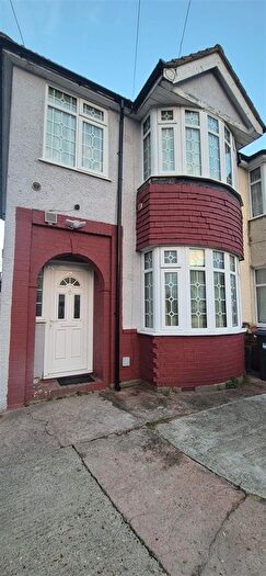 3 Bedroom Property To Rent In Myrtle Avenue, Feltham, TW14