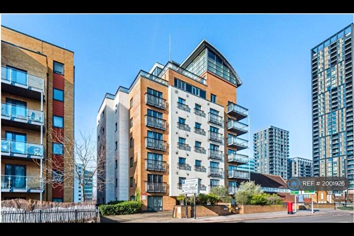 2 Bedroom Flat To Rent In Skyline Court, Croydon, CR0