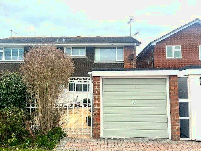 3 Bedroom Semi-Detached House To Rent In Normanhurst Close, Rustington, Littlehampton, West Sussex, BN16