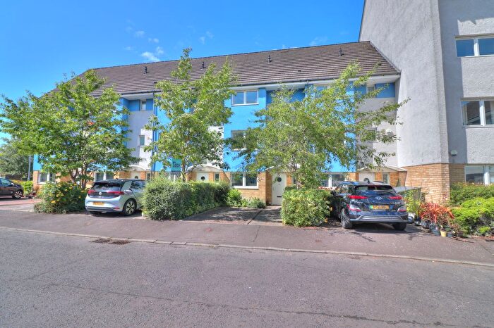 5 Bedroom Town House For Sale In Hilton Gardens, Glasgow, G13