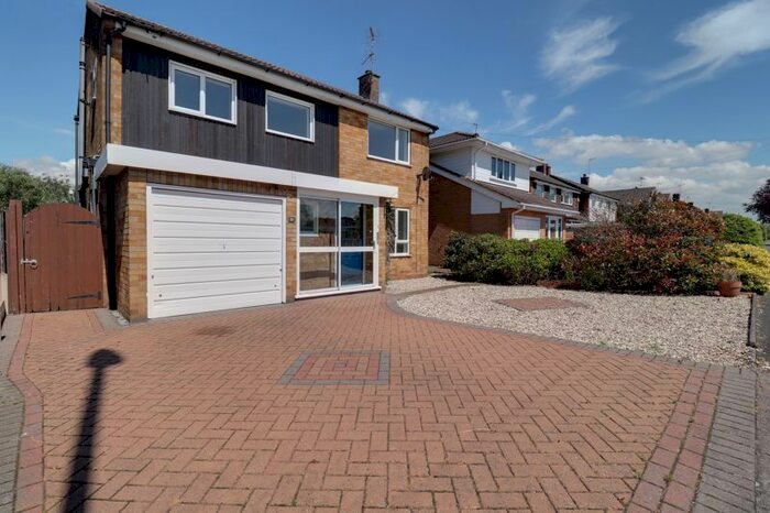 3 Bedroom Detached House To Rent In Porlock Avenue, Baswich, Stafford, ST17