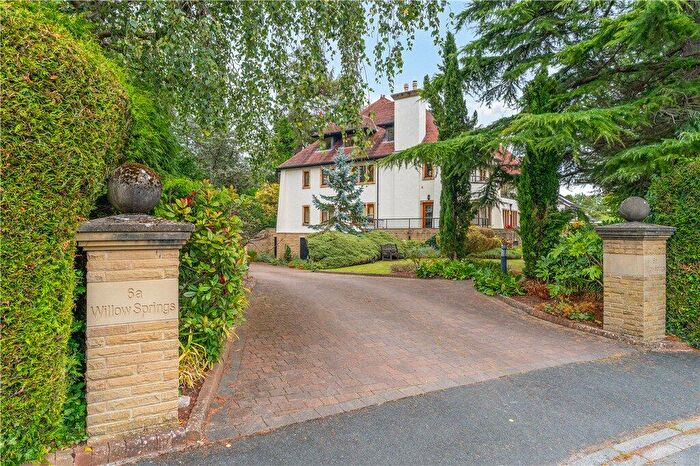 3 Bedroom Penthouse For Sale In Gilstead Way, Ilkley, West Yorkshire, LS29