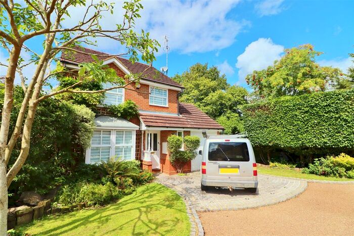 3 Bedroom Detached House To Rent In Edgbaston Drive, Shenley, Radlett, WD7