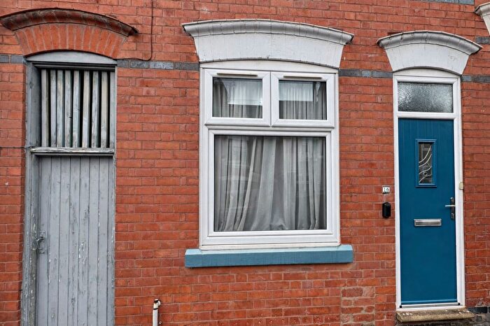 3 Bedroom Terraced House For Sale In Darley Street, Leicester, LE2