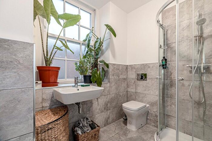 2 Bedroom Apartment For Sale In Shakespeare Street, North Kelvinside, Glasgow, G20