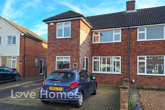3 Bedroom Semi-Detached House For Sale In Norman Road, Barton-Le-Clay, MK45