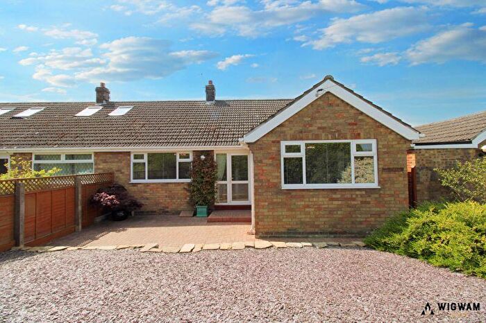 3 Bedroom Semi-Detached Bungalow For Sale In Main Road, Thorngumbald, HU12