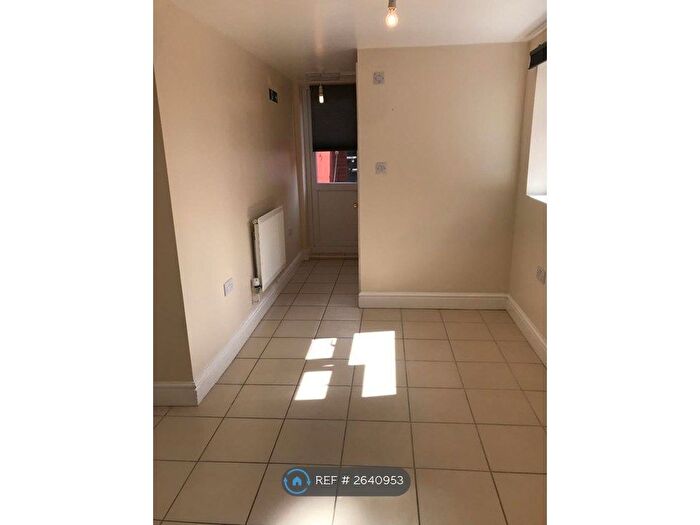 Studio To Rent In Mitcham Road, Croydon, CR0