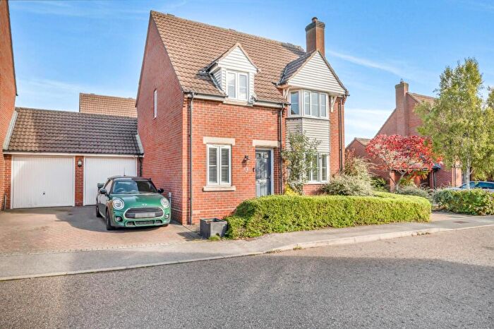 3 Bedroom Detached House For Sale In Cypress Court, Dunmow, Essex, CM6