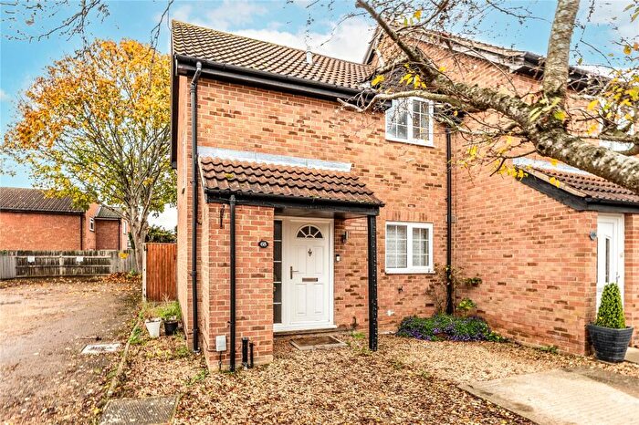 2 Bedroom End Of Terrace House For Sale In Lindsay Drive, Abingdon, Oxfordshire, OX14