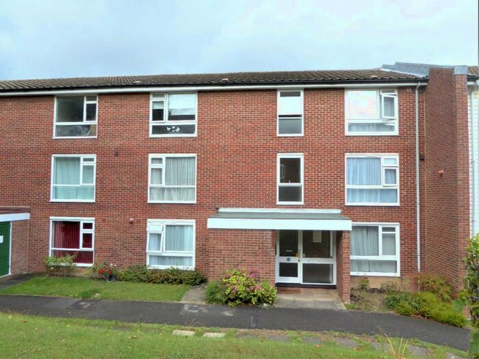 1 Bedroom Flat To Rent In Holmbury Grove, Featherbed Lane, Croydon, CR0