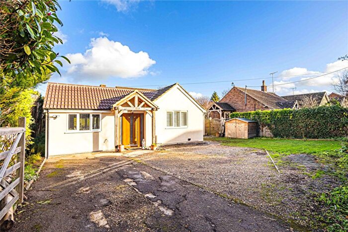 4 Bedroom Bungalow For Sale In Pebblemoor, Edlesborough, Buckinghamshire, LU6