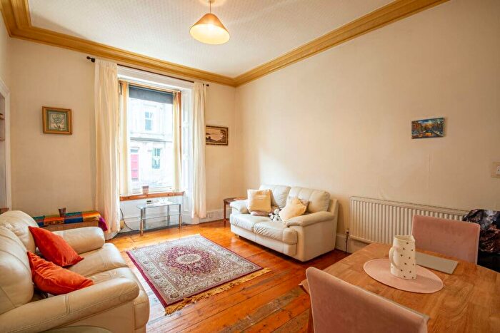 2 Bedroom Flat To Rent In Lt Blackwood Crescent, Edinburgh, EH9