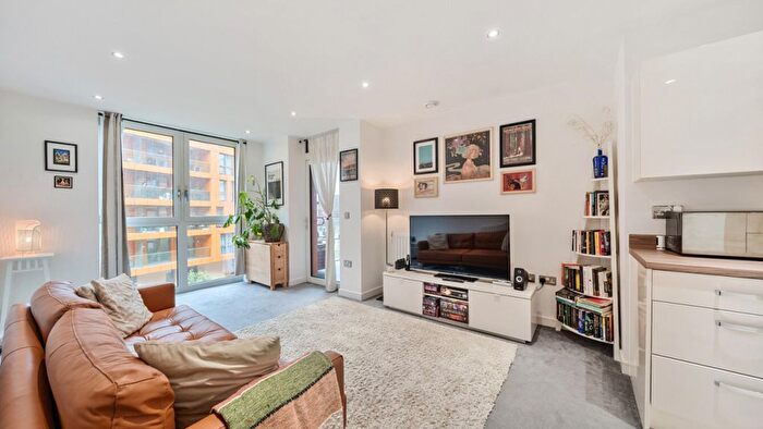 1 Bedroom Flat For Sale In Tiggap House, Cable Walk, London, SE10