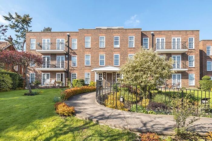 3 Bedroom Flat To Rent In Ashurst Close, Northwood, HA6